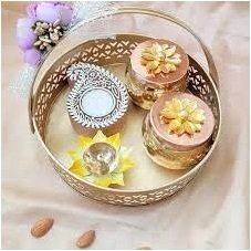 Hamper set to gift dryfruits or chocolates